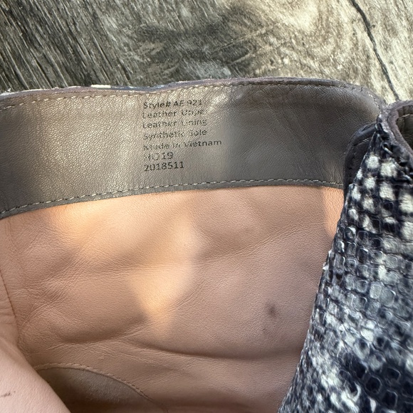 J. Crew Multi Buckle Boots in Snake Embossed Leather Size 6 - Picture 2 of 7